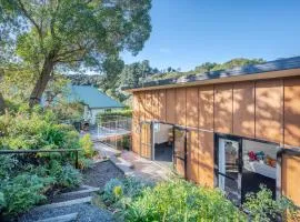 La Maison de Manu Waiata - Akaroa Holiday Home