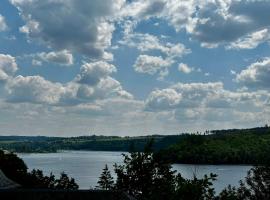 Auszeit im Wald direkt am See，位于施莱茨布雷欧查理斯派瑞附近的酒店