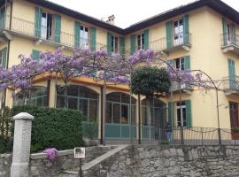 塞卡安蒂科阿尔泽斯旅馆，位于佩拉的酒店