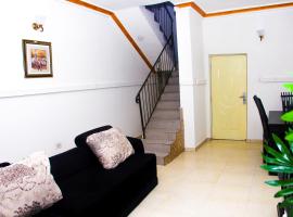 GREAT 2bedroom Duplex Apartment-FREE FAST WIFI- -24hrs light- in Stadium Road -N45,000，位于哈科特港的度假短租房
