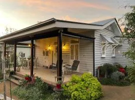 Entire Boutique Home - The Rustic Cottage - Canungra