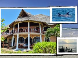 Wagawimbi Villa 560 m2, Breathtaking View of the Indian Ocean, Kenya，位于Shimoni的酒店