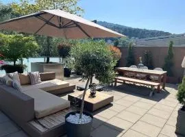 Atikka, Penthouse
