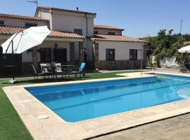 Casa Rural El Zarzoso TR-CC-00562，位于科里亚的酒店