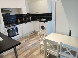 Double-bed (G2) close to Burnley city centre，位于伯恩利的酒店