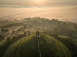 Glastonbury Hideaway