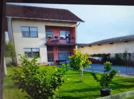 Apartmani Primus，位于格拉迪什卡的酒店