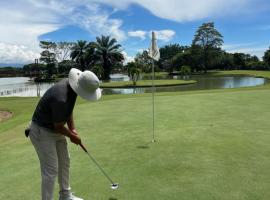 LAKE HOUSE RESORT COUNTRY CLUB & SPA，位于Santander de Quilichao的带按摩浴缸的酒店