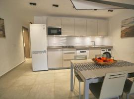 Villa Sotavento Modern new apartment in Park Natural Adults Only，位于甘迪亚海滩的酒店