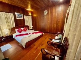 帕莎纳精品酒店，位于琅勃拉邦Manivanh College附近的酒店