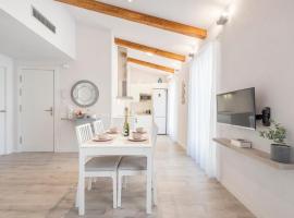Lovely and bright apartment in the heart of Banyoles，位于班约莱斯的酒店