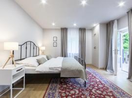 Hotel Zátoka，位于Holčíkovce的酒店