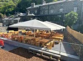 Grapes Hotel, Bar & Restaurant Snowdonia Nr Zip World