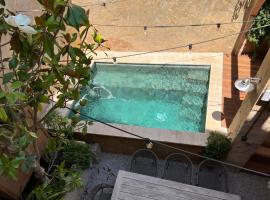 Can Met Mosso, Casa rural, Piscina Climatitzada Privada，位于Albóns的乡间豪华旅馆