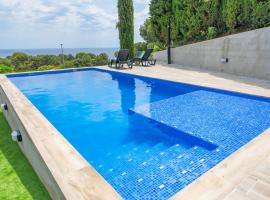 Villa Santa Cristina Lux, Ideal Familias, frente al Mar - Cala Treumal，位于布拉内斯的酒店