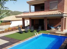 Mari & Jose Ramon Casa 10 personas - 7 adultos max，位于Vespella de Gaià 的酒店