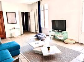 Appartement 105 m2 rue Foch Arc de Triomphe hyper centre Montpellier，位于蒙彼利埃的带按摩浴缸的酒店