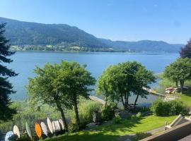 Appartment SIMONE mit Seeblick，位于奥西亚歇尔湖畔施泰因多夫的带泳池的酒店
