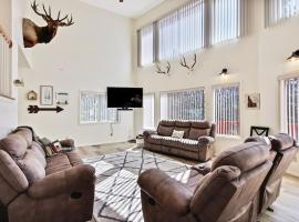 Cascade Cabin Mountain Getaway with Private Beach，位于卡斯凯德的酒店
