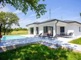 3 Bedroom Amazing Home In Rasa