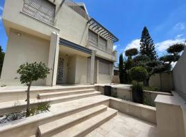 Kosher Luxury villa - Raanana，位于赖阿南纳的别墅