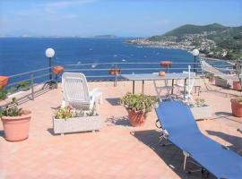 Appartamenti Miramare in Collina，位于伊斯基亚的海滩酒店