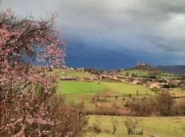 Les coteaux de Planèze, NATURISTE
