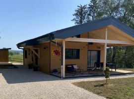 Gîte chalet, Au Doubs Logis，位于Pierrefontaine-les-Varans的酒店