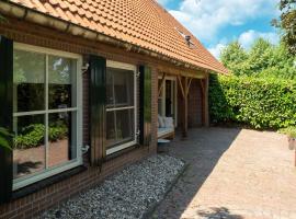 Comfortable house with a large garden and parking in the Achterhoek，位于Eibergen的乡村别墅