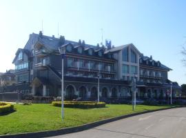 Hotel Milagros Golf，位于莫格罗的带按摩浴缸的酒店