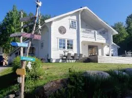 Stunning Sleeps 9 Lakeview Loghome Spa & Yoga