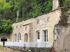 Nuit insolite dans une troglodyte !，位于Nazelles的酒店