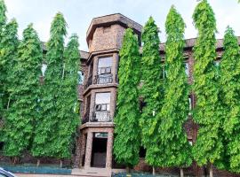 DISCOVERY COURTS HOTEL，位于恩德培的酒店
