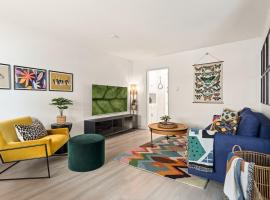 East Village Arts District, King Suite with Sofa Bed NRP23-01221，位于长滩的海滩短租房
