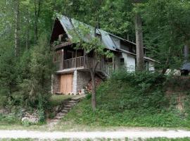 Plne vybavená štýlová chata v Malých Karpatoch，位于Buková的酒店