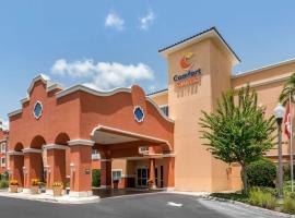 Comfort Suites Lady Lake - The Villages，位于退休小镇的酒店