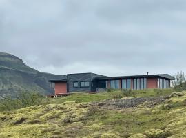 Modern villa - in Golden Circle - Gullfoss Geysir Þingvöllur - Freyjustíg 13, 805 Selfoss，位于Búrfell的度假屋
