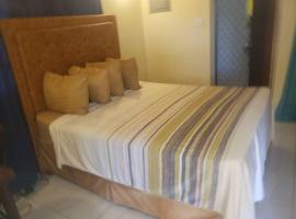 Enchanted family Apartment，位于Buckfield的酒店