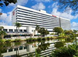 喜来登迈阿密机场酒店及行政会议中心，位于迈阿密迈尔瑞斯高尔夫球场附近的酒店