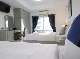 Aloft Hotel and Hostel Pattaya，位于农布的酒店