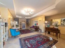 阿尔柏格小舞曲酒店