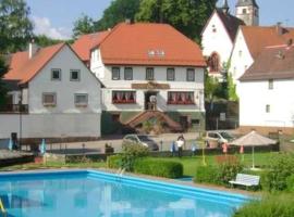 Gasthaus und Pension Zum Goldenen Löwen，位于Mossautal的酒店
