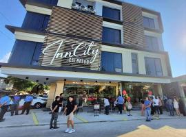 INNCITY HOTEL，位于卡尔巴约的酒店