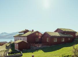 Breathtaking View - 4-BR Home - Scenic Village，位于Stykkið的度假屋