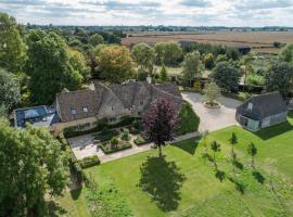 Country Manor House near Tetbury，位于马姆斯伯里的酒店