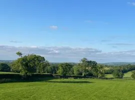 2 Guests Studio - Free Parking - Stunning Views