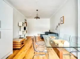 Pass the Keys Modern 3 Bed Flat on the Historic Royal Mile