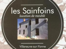 Les Sainfoins, Idéal voyageurs Pro，位于Villeneuve-sur-Yonne的酒店