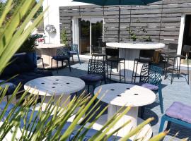 Maison au calme, proche plages, 10 personnes max，位于阿尔扎的酒店