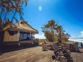 Beachfront Villa Nixie and the Sea Tabanan